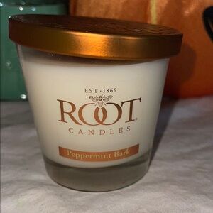 Peppermint Bark Candle - White and Gold
